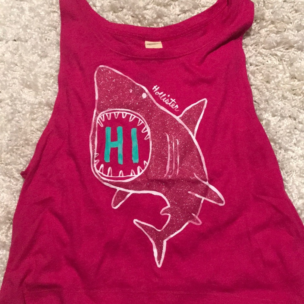 shark hollister tank! 🦈